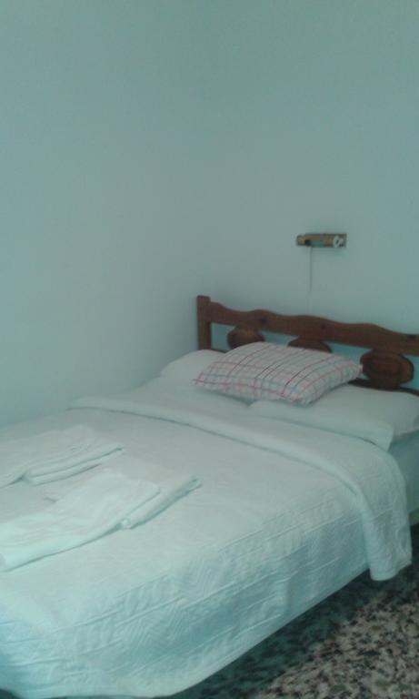 Manoleas Rooms To Let Leonídion Habitación foto